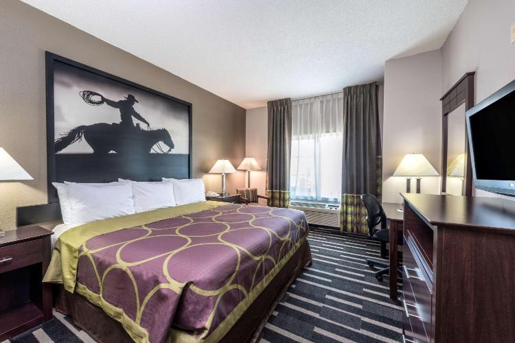 Super 8 by Wyndham Fort Worth North photo 1