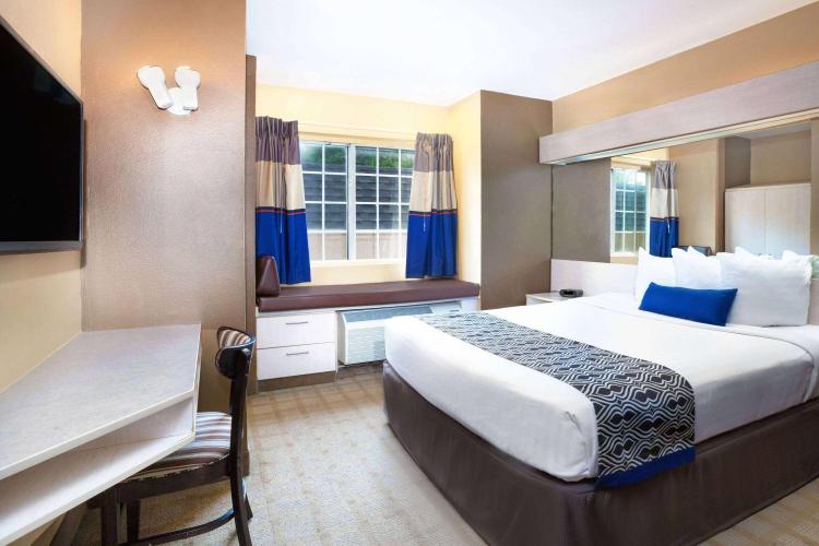 Microtel Inn and Suites Lafayette photo 1
