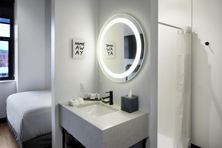 TRYP by Wyndham Pittsburgh/Lawrenceville photo 2