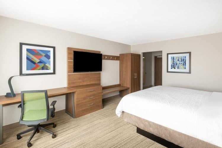 Holiday Inn Express & Suites - Phoenix - Airport North by IHG photo 1