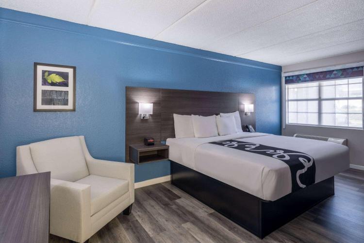 La Quinta Inn by Wyndham Sacramento North photo 2