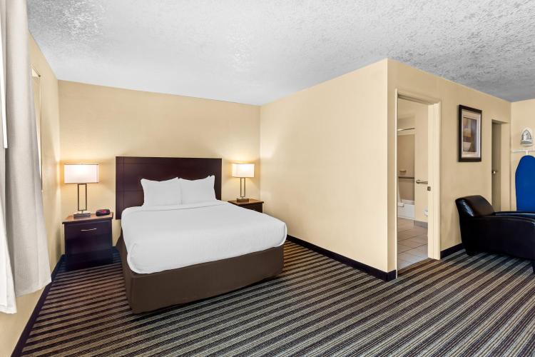 Quality Inn & Suites Vancouver - Hazel Dell photo 3