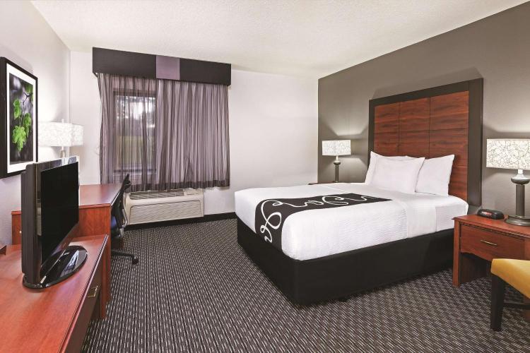 La Quinta by Wyndham N Little Rock - McCain Mall photo 1