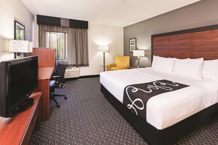 La Quinta by Wyndham N Little Rock - McCain Mall photo 2