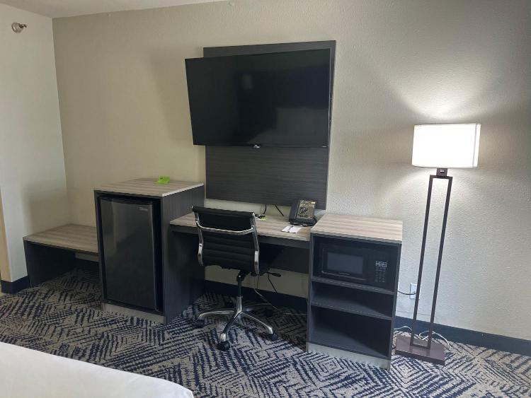 La Quinta Inn by Wyndham Omaha Southwest photo 2