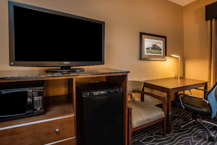 La Quinta by Wyndham Eugene photo 1