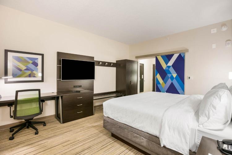 Holiday Inn Express & Suites Jacksonville - Town Center by IHG photo 2