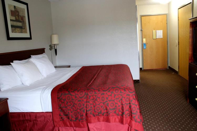 Days Inn & Suites by Wyndham Bloomington/Normal IL photo 3