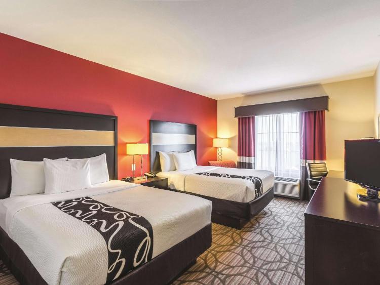 La Quinta by Wyndham Fargo-Medical Center photo 1