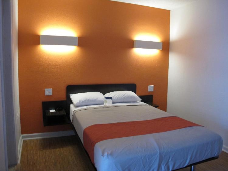Motel 6 Baltimore MD photo 1