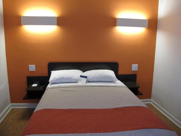 Motel 6 Baltimore MD photo 2