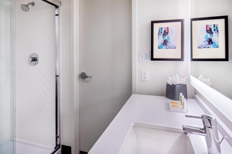 Holiday Inn Newport News - Hampton by IHG photo 2