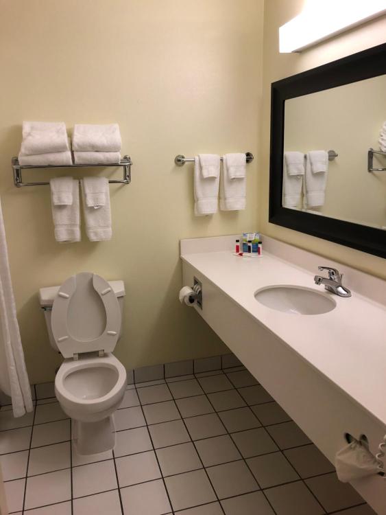 Baymont by Wyndham Fort Wayne photo 2