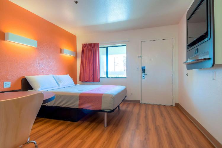 Motel 6-Palm Springs, CA - Downtown photo 2