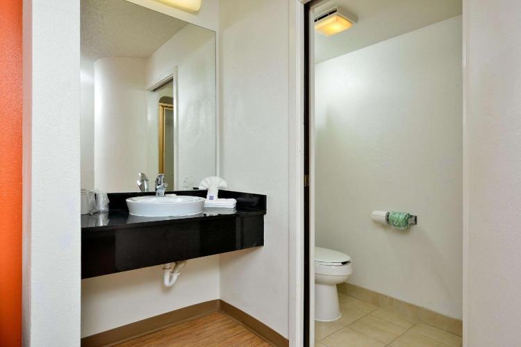 Motel 6-Plano, TX - West - Frisco photo 2