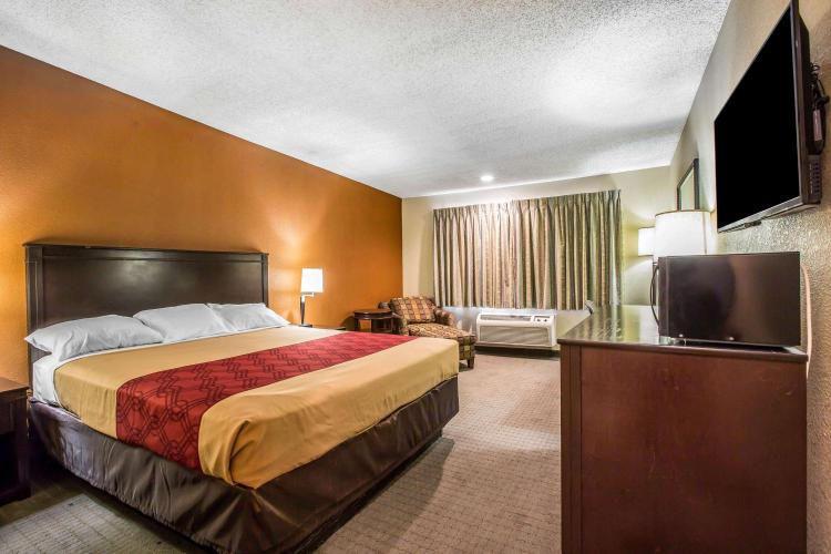 Baymont by Wyndham Ontario photo 1