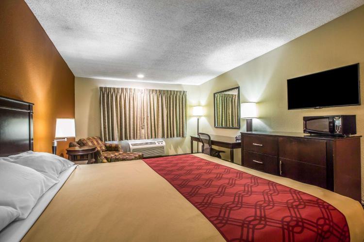 Baymont by Wyndham Ontario photo 2