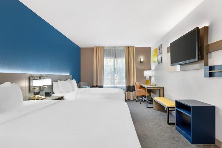 Comfort Inn & Suites Sacramento - University Area photo 1