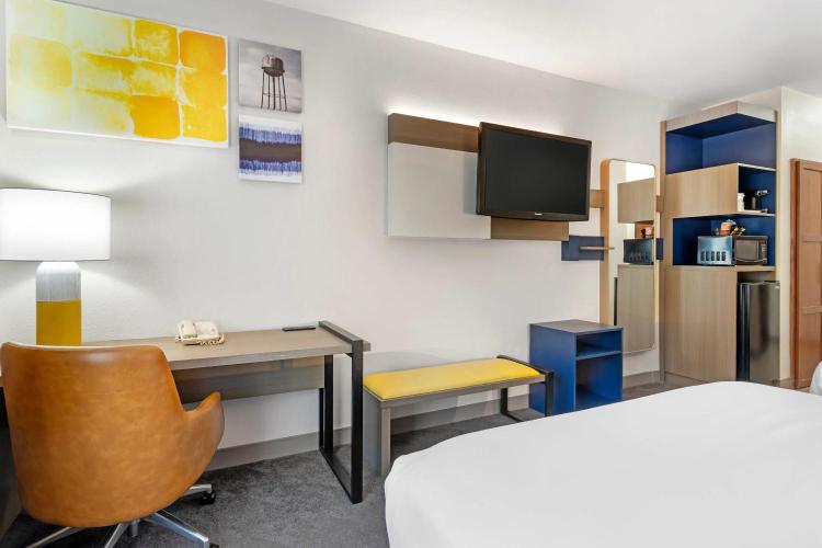 Comfort Inn & Suites Sacramento - University Area photo 3