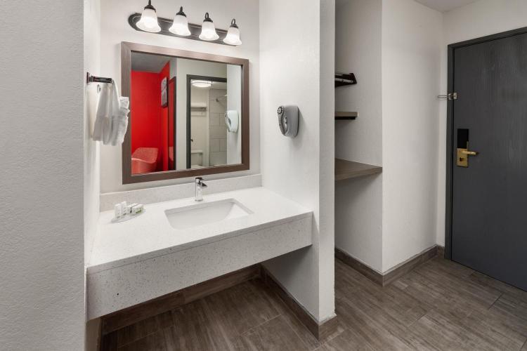 SYLO Hotel Denver Airport, a Ramada by Wyndham photo 2