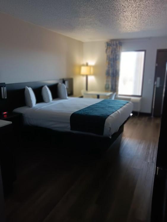 Studio 6 Suites Louisville KY Airport/Expo Center photo 3