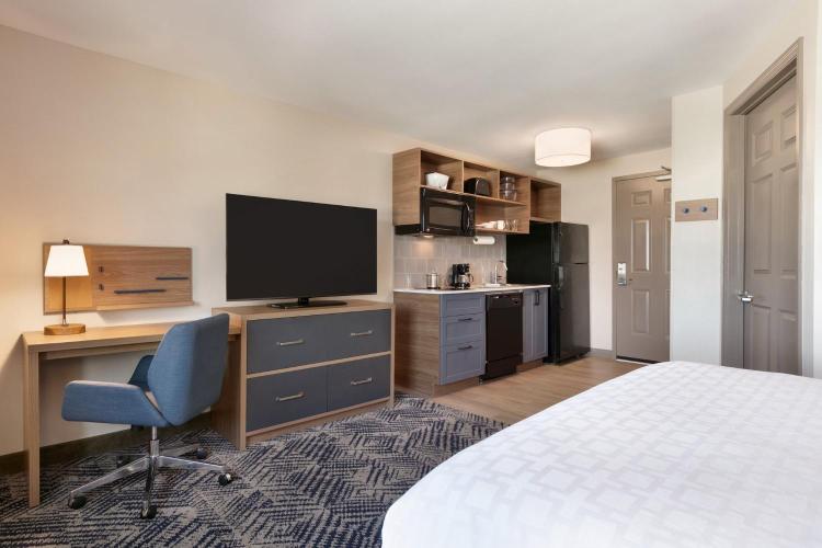 Candlewood Suites Frederick photo 1