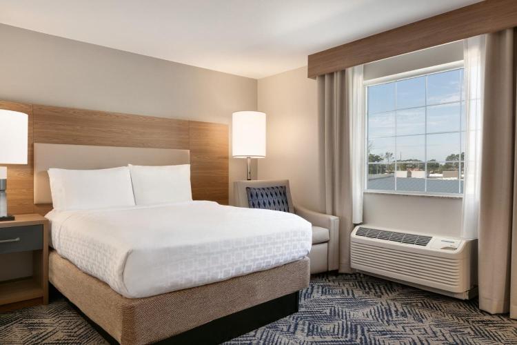 Candlewood Suites Frederick photo 2