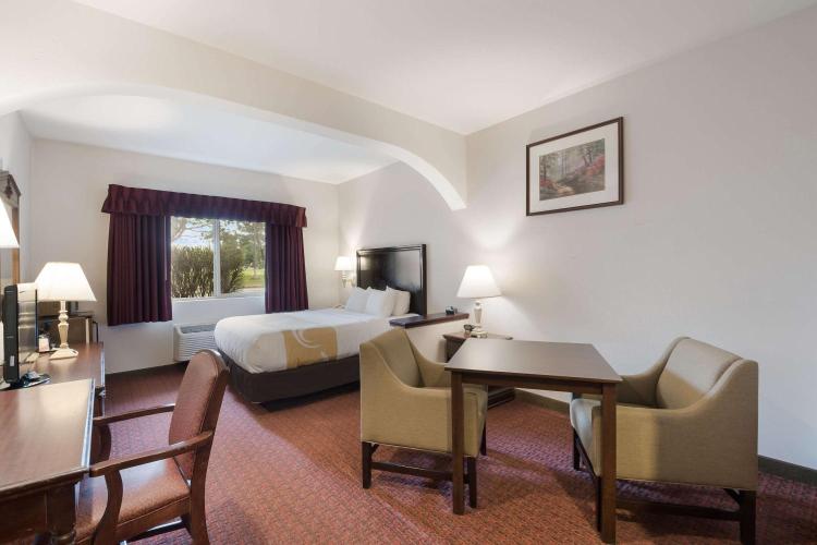 Quality Inn Grand Suites Bellingham photo 1