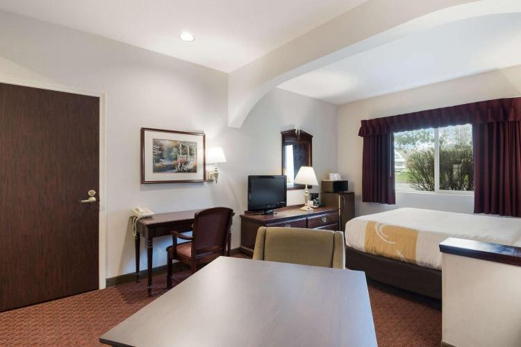 Quality Inn Grand Suites Bellingham photo 2