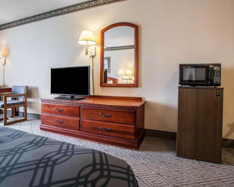 Rodeway Inn & Suites Milwaukee Airport photo 2