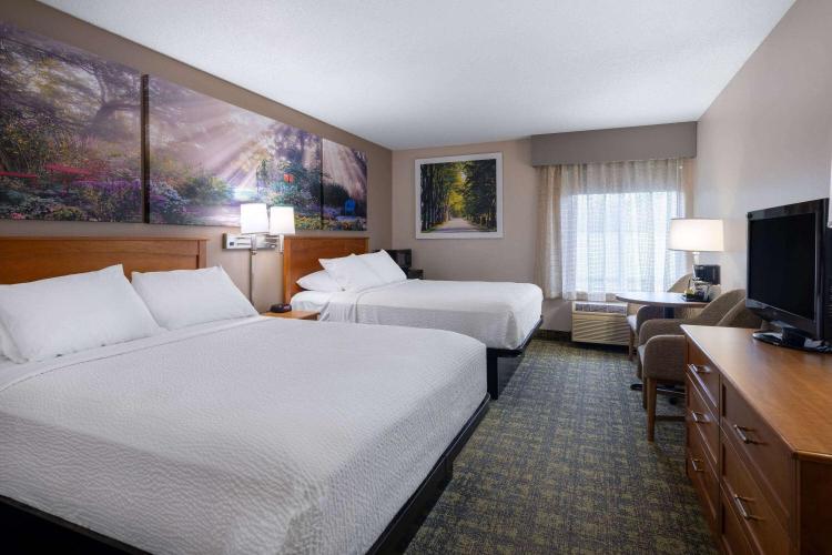 Days Inn & Suites by Wyndham Madison photo 1