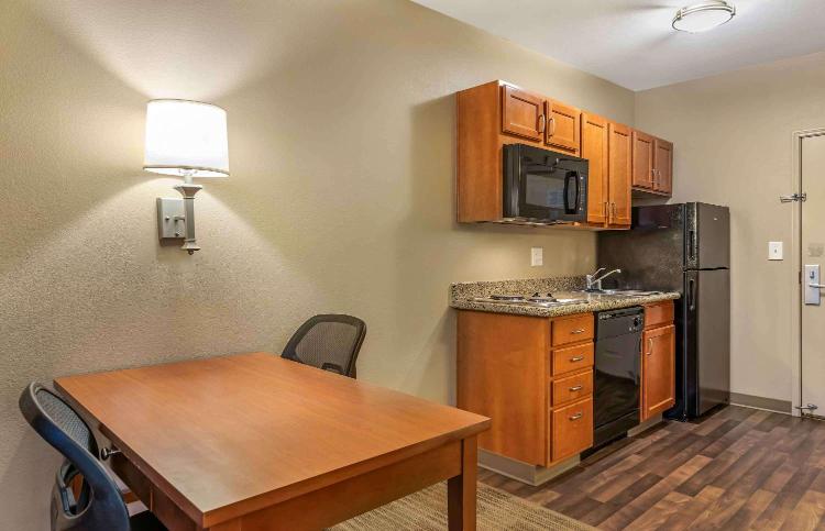 Extended Stay America Suites - Bakersfield - Chester Lane photo 1