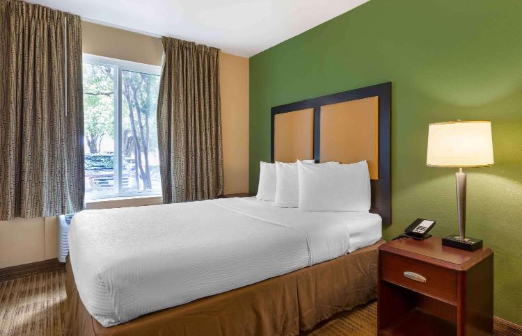 Extended Stay America Select Suites Tampa Airport Memorial Hwy photo 1