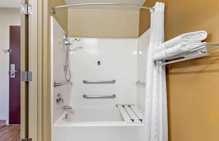 Extended Stay America Select Suites Tampa Airport Memorial Hwy photo 3
