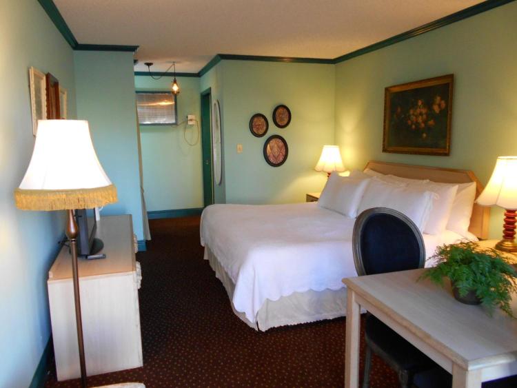 Victorian Inn photo 1