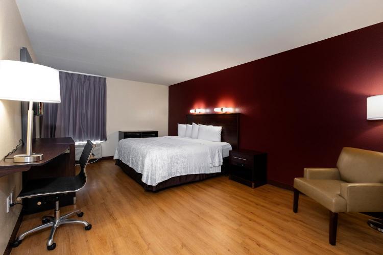 Red Roof Inn PLUS+ Tuscaloosa - University photo 2