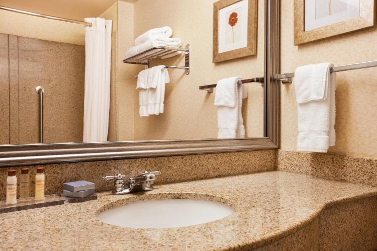Wingate by Wyndham Chesapeake photo 3