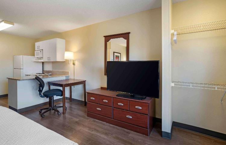 Extended Stay America Suites - Frederick - Westview Dr photo 2