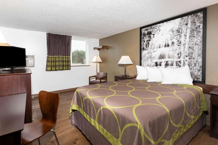 Super 8 by Wyndham Missoula/Brooks Street photo 3