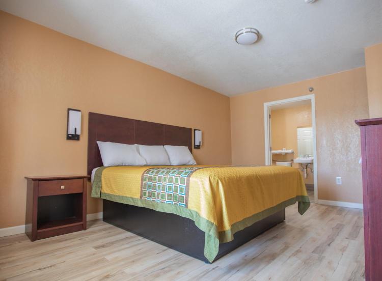 The Crossroads Hotel and Suites Irving photo 1