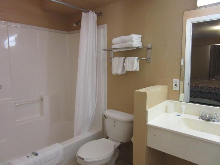 The Crossroads Hotel and Suites Irving photo 3