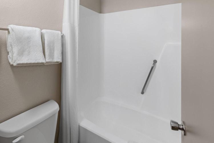 Baymont by Wyndham Knoxville I-75 photo 1