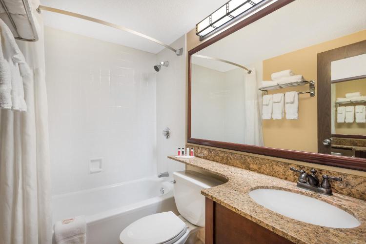 Ramada Plaza by Wyndham Portland photo 1
