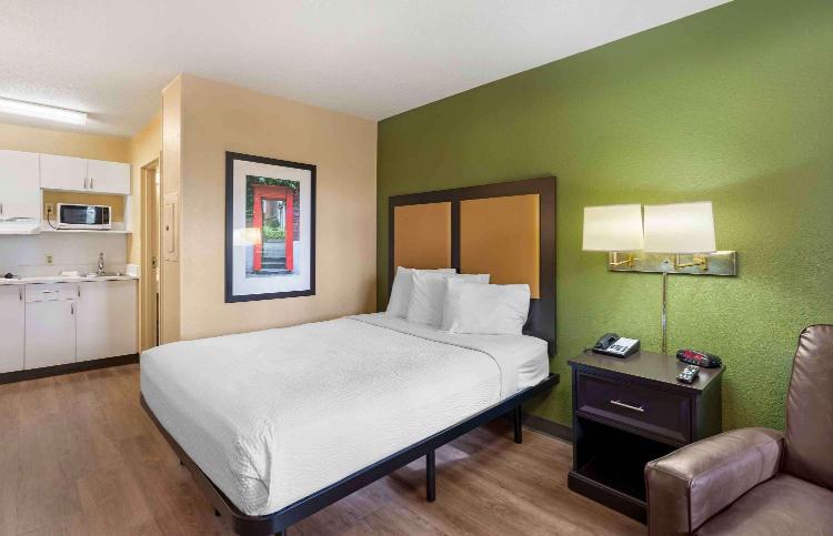 Extended Stay America Select Suites - Newport News - Oyster Point photo 1