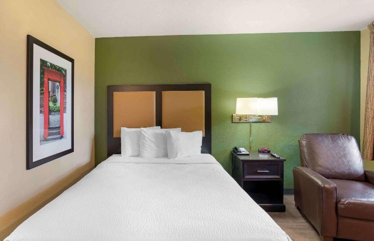 Extended Stay America Select Suites - Newport News - Oyster Point photo 2