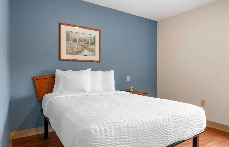 Extended Stay America Select Suites - Indianapolis - Plainfield photo 1