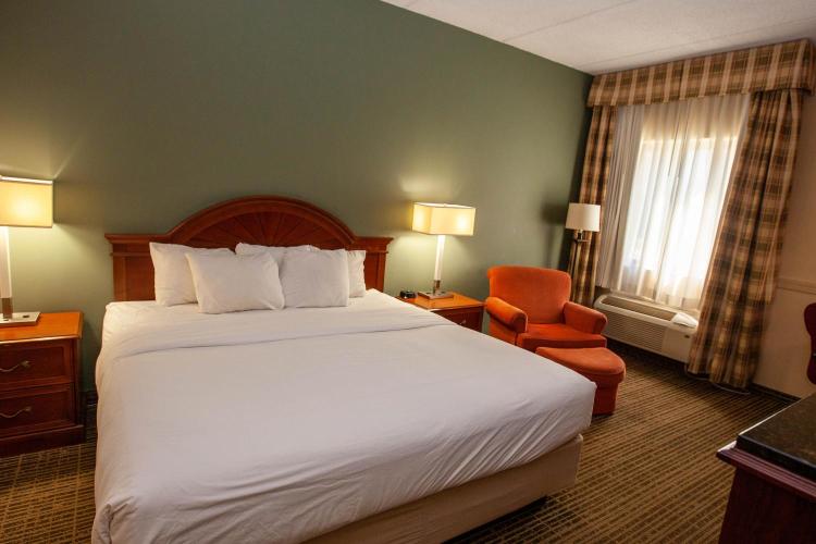Baymont by Wyndham Knoxville/Cedar Bluff photo 1
