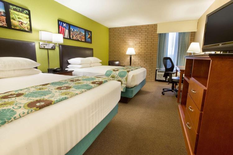 Heritage Inn Suites Houston Sugar Land, Trademark by Wyndham photo 1