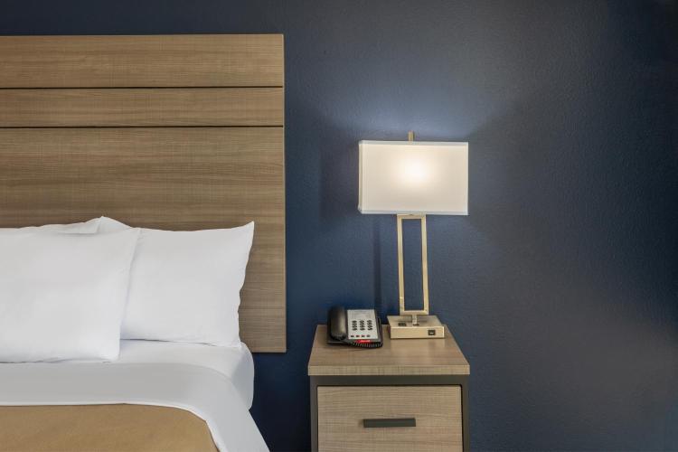 Baymont by Wyndham Laredo photo 1