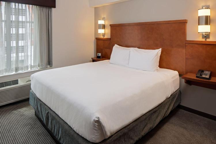 Hyatt Place Pittsburgh North Shore photo 2